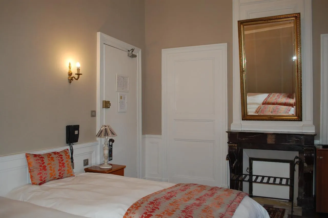 Logis Hotel L'europe Pontivy 3*,